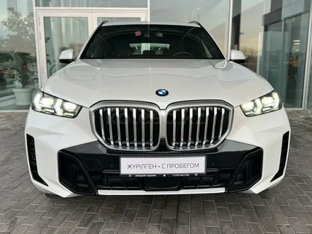 BMW X5 2023 года за 59 000 000 тг. в Алматы – фото 2