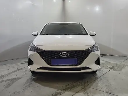 Hyundai Accent 2021 года за 7 790 000 тг. в Усть-Каменогорск – фото 2