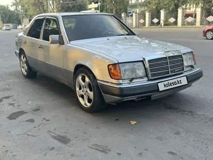 Mercedes-Benz E 220 1993 годаүшін2 200 000 тг. в Алматы – фото 2