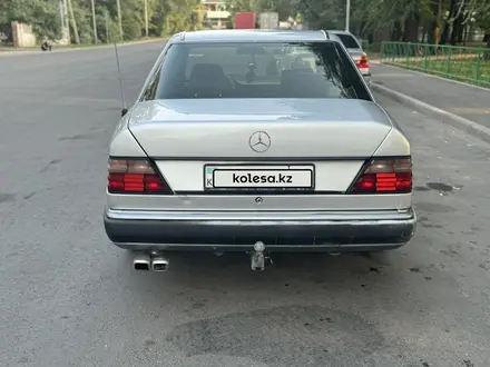 Mercedes-Benz E 220 1993 годаүшін2 200 000 тг. в Алматы – фото 5