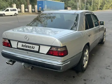 Mercedes-Benz E 220 1993 годаүшін2 200 000 тг. в Алматы – фото 6