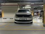 Volkswagen Polo 2015 года за 5 200 000 тг. в Астана – фото 2