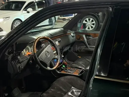 Mercedes-Benz E 320 1995 года за 2 500 000 тг. в Алматы – фото 9