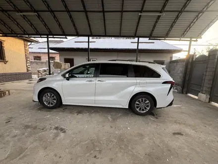 Toyota Sienna 2022 года за 22 300 000 тг. в Алматы – фото 10