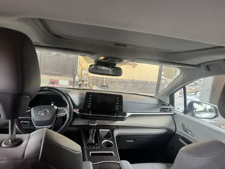 Toyota Sienna 2022 года за 22 300 000 тг. в Алматы – фото 3
