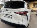 Toyota Sienna 2022 года за 22 300 000 тг. в Алматы – фото 8