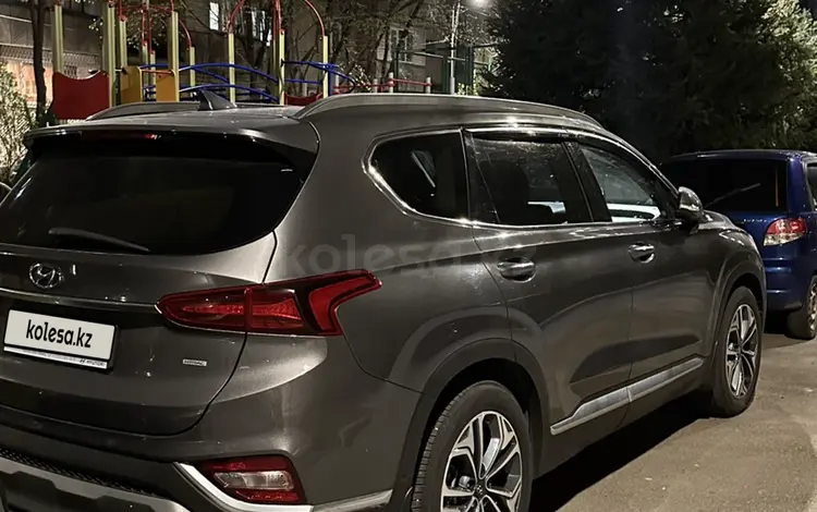 Hyundai Santa Fe 2019 годаүшін15 210 000 тг. в Алматы