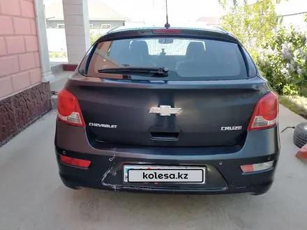 Chevrolet Cruze 2011 года за 3 600 000 тг. в Атырау – фото 5