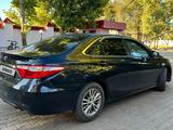 Toyota Camry 2015 года за 9 590 000 тг. в Астана – фото 2