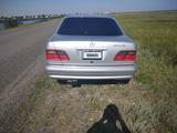 Mercedes-Benz E 320 1999 годаүшін4 300 000 тг. в Астана – фото 2