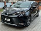 Toyota Sienna 2022 года за 25 000 000 тг. в Актобе