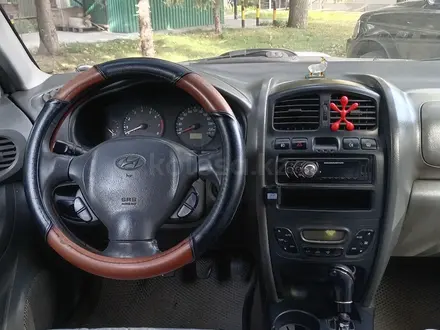 Hyundai Santa Fe 2005 года за 4 700 000 тг. в Усть-Каменогорск – фото 5