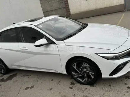 Hyundai Elantra 2023 года за 8 500 000 тг. в Алматы – фото 3