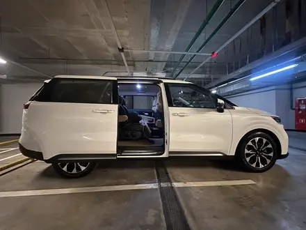 Kia Carnival 2023 года за 17 000 000 тг. в Алматы – фото 15
