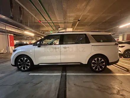 Kia Carnival 2023 года за 17 000 000 тг. в Алматы – фото 30