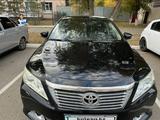 Toyota Camry 2012 года за 9 800 000 тг. в Уральск – фото 2