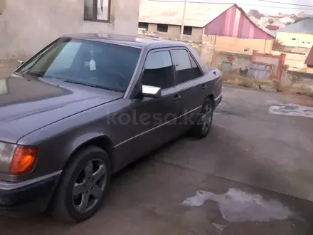 Mercedes-Benz E 230 1990 года за 1 450 000 тг. в Шымкент