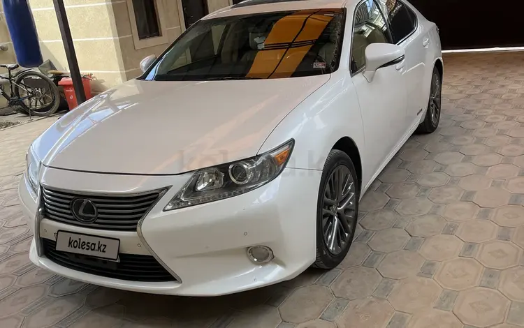 Lexus ES 300h 2013 года за 8 500 000 тг. в Актау