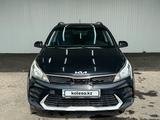 Kia Rio X-Line 2022 года за 7 110 000 тг. в Астана