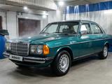Mercedes-Benz E 200 1983 годаүшін1 200 000 тг. в Усть-Каменогорск – фото 4