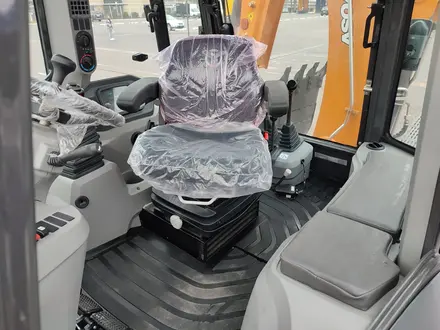 CASE  570SV (Гарантия 3 года или 6 000 м/ч!) 2025 года в Семей – фото 5