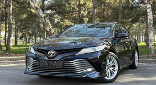 Toyota Camry 2019 года за 13 750 000 тг. в Алматы