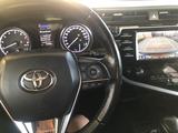 Toyota Camry 2018 года за 13 000 000 тг. в Жанаозен – фото 5
