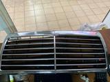 W124 решетка радиатораfor20 000 тг. в Актобе