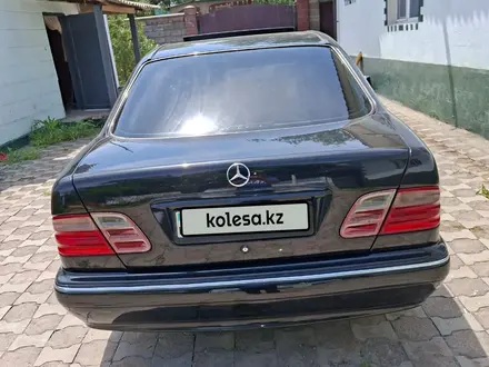 Mercedes-Benz E 320 2000 года за 3 750 000 тг. в Алматы – фото 6