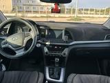 Hyundai Elantra 2017 годаүшін4 200 000 тг. в Актау