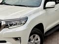 Toyota Land Cruiser Prado 2023 года за 26 300 000 тг. в Алматы – фото 3