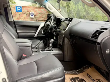 Toyota Land Cruiser Prado 2023 года за 26 300 000 тг. в Алматы – фото 19
