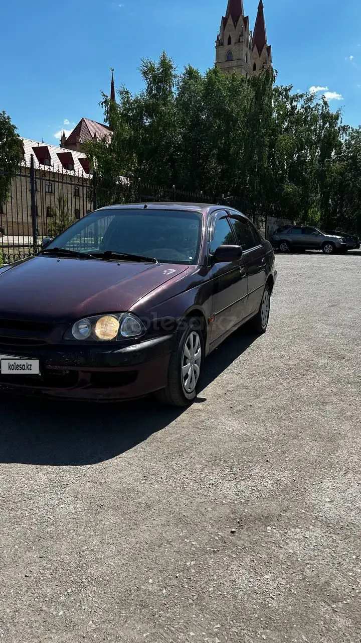 Toyota Avensis, 2000