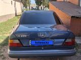 Mercedes-Benz E 230 1990 года за 1 000 000 тг. в Алматы