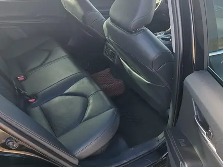 Toyota Camry 2022 года за 14 150 000 тг. в Атырау – фото 12