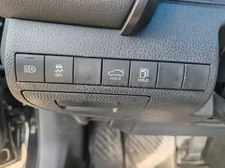 Toyota Camry 2022 года за 14 150 000 тг. в Атырау – фото 9