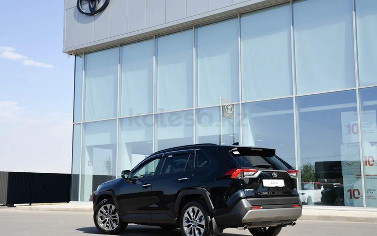 Toyota RAV4 Luxe+ — миниатюра 2