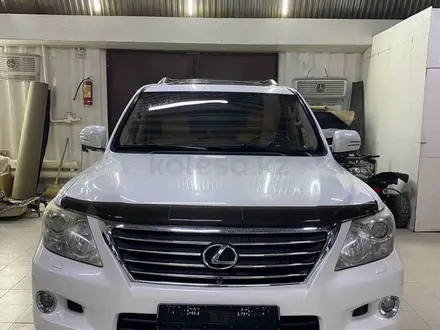 Комплект рестайлинга для Lexus LX570 07-11 под 12-15 г. В обвесе F sport за 750 000 тг. в Астана – фото 2