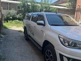 Toyota Hilux 2019 года за 23 000 000 тг. в Шымкент – фото 2