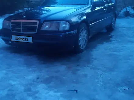 Mercedes-Benz C 220 1995 года за 1 199 999 тг. в Астана – фото 4