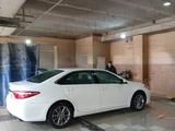 Toyota Camry 2016 года за 6 500 000 тг. в Актобе – фото 2