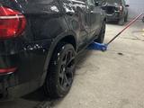 Диски с резиной BMW X5 E70 E71 315х35R20 315/35 R20 за 700 000 тг. в Алматы – фото 2