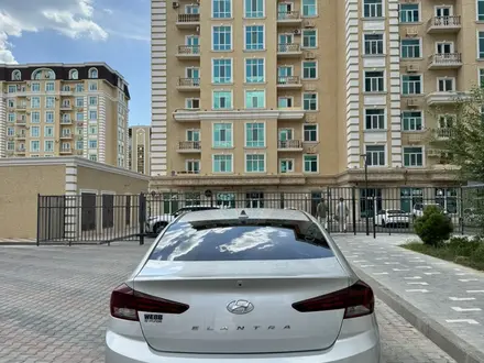 Hyundai Elantra 2019 года за 8 400 000 тг. в Актау – фото 4