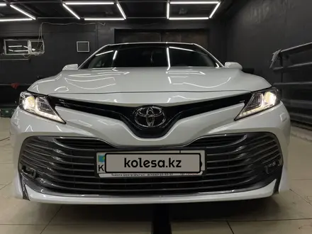 Toyota Camry 2019 года за 14 500 000 тг. в Астана – фото 8