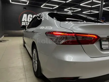 Toyota Camry 2019 года за 14 500 000 тг. в Астана – фото 9