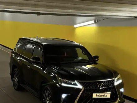 Lexus LX 570 2018 года за 46 999 999 тг. в Алматы