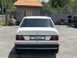Mercedes-Benz E 220 1990 годаfor1 850 000 тг. в Талдыкорган – фото 4