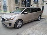 Kia Carnival 2015 года за 9 999 000 тг. в Атырау