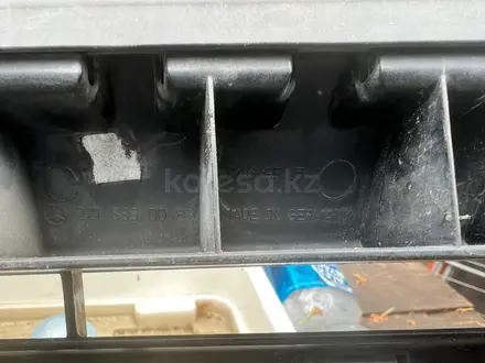 Решетка радиатора Mercedes w221 оригинал за 55 000 тг. в Алматы – фото 2