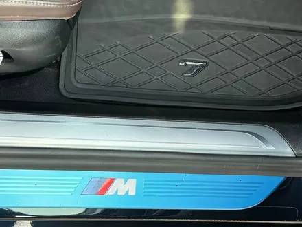 BMW 750 2017 года за 30 990 000 тг. в Алматы – фото 26